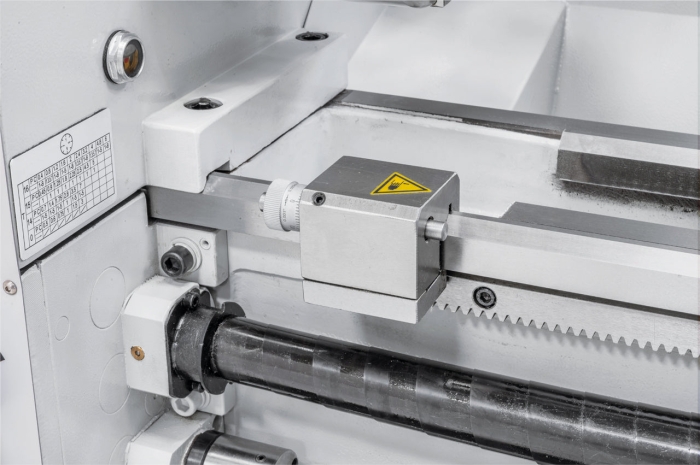 Leit- und Zugspindeldrehmaschine DM 1000 eco mikrometerlängsanschlag