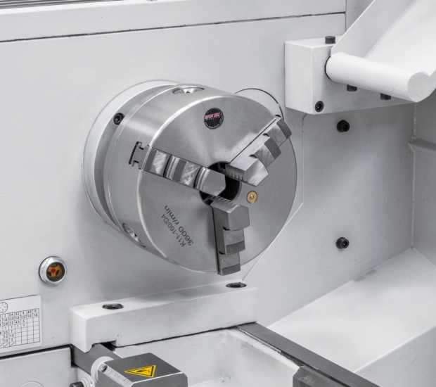 Leit- und Zugspindeldrehmaschine DM 1000 eco backenfutter