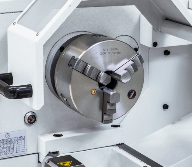 Leit- und Zugspindeldrehmaschine DM 1000 eco-D backenfutter