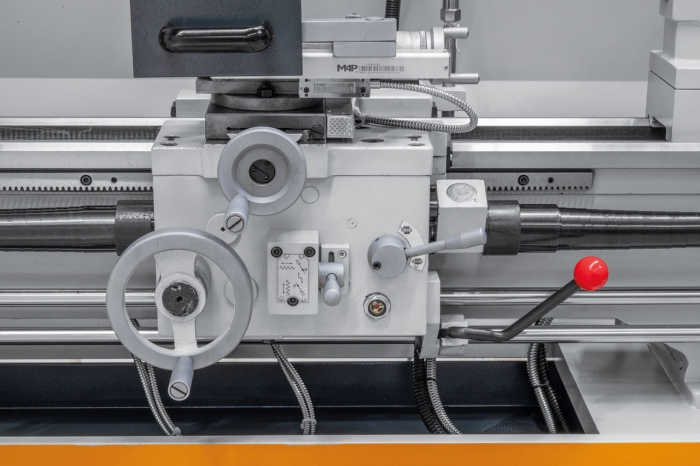 Leit- und Zugspindeldrehmaschine DM 1000 Vario handräder schlitten