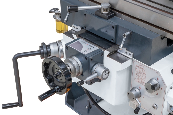 Universalfräsmaschine UFM 260 vorschub