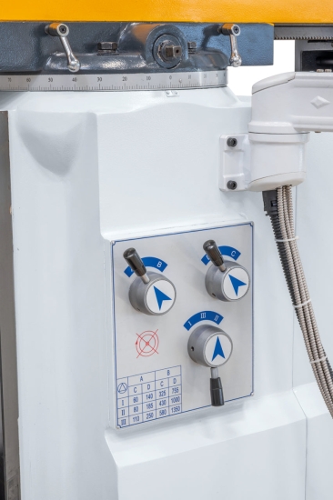 Universalfräsmaschine UFM 320 getriebeschaltung vertikalspindel