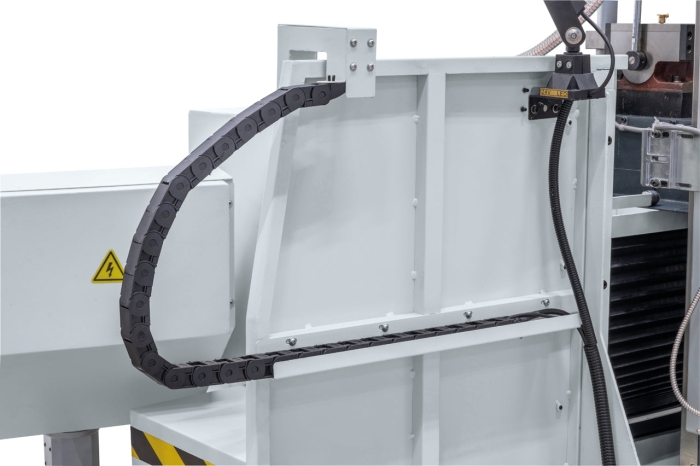 Hydraulische Flachschleifmaschine SG 2550 A energiekette