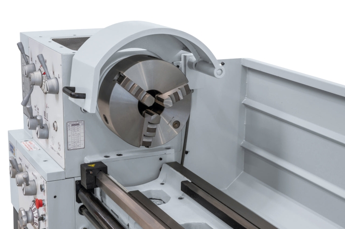 Universaldrehmaschine TL 560 x 2000 D backenfutter deckel geschlossen