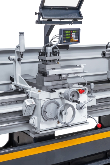Universaldrehmaschine TL 660 x 1500 D schlitten links abdeckung offen