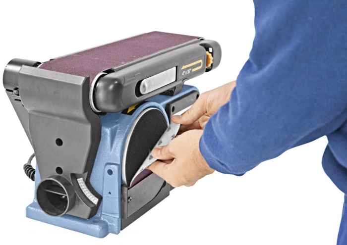 Inklusive Klettverschluss zur Befestigung des Schleiftellers.