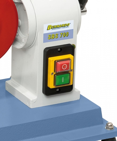 EIN-AUS-Schalter nach IP54 mit Unterspannungsauslöser.