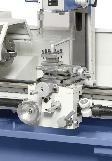 Ergonomisch angebrachte Schalthebel zur Einstellung des Längs- und Quervorschubes