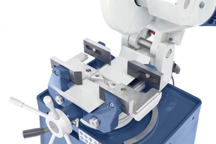 Zentrisch spannender Schraubstock mit längsverschiebbaren Spannbacken