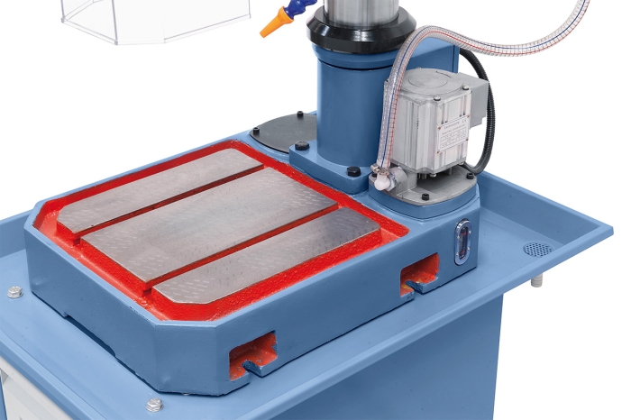 Bernardo GB 30 T - mit Kühlmitteleinrichtung Getriebe-Tisch- und Säulenbohrmaschinen