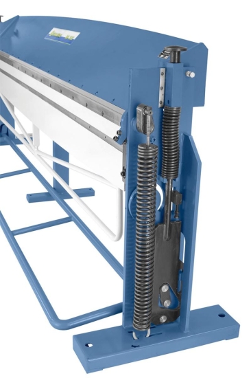 Serienmäßig mit Zugfeder zur Unterstützung beim Biegevorgang.