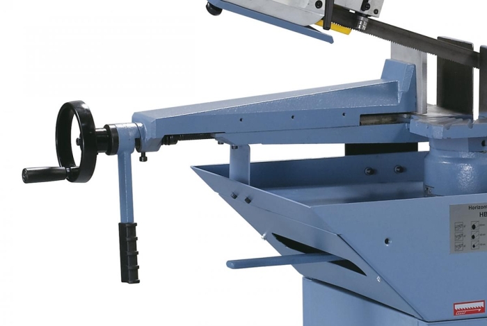 Der massive Schraubstock aus Grauguss ist mit einer Schnellarretierung ausgestattet - optimal für Serienarbeiten. 