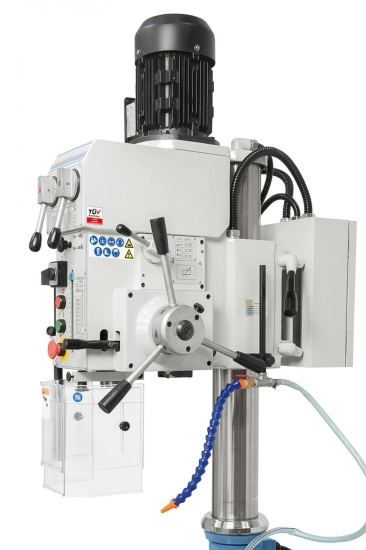 Serienmäßig mit 3 automatischen Bohrvorschüben ausgestattet.
