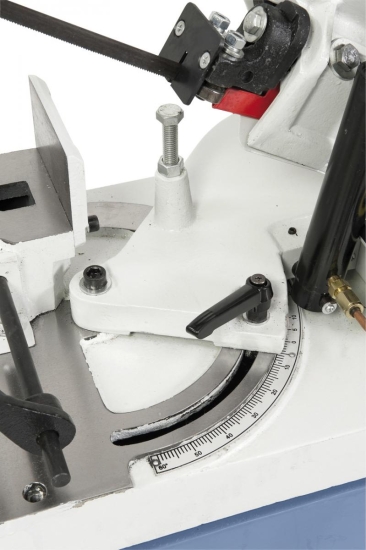 Schwenkbarer Sägebügel zum Doppelgehrungsschneiden von -45° bis +60°.
