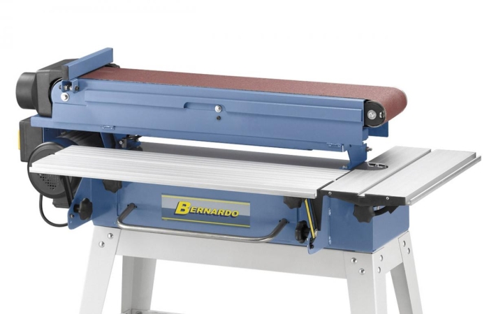 Horizontal und vertikal verwendbares Schleifaggregat.