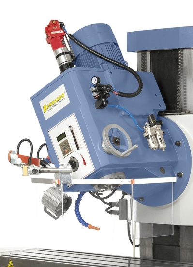 Erweiterter Einsatzbereich durch den +/- 30° schwenkbaren Fräskopf.