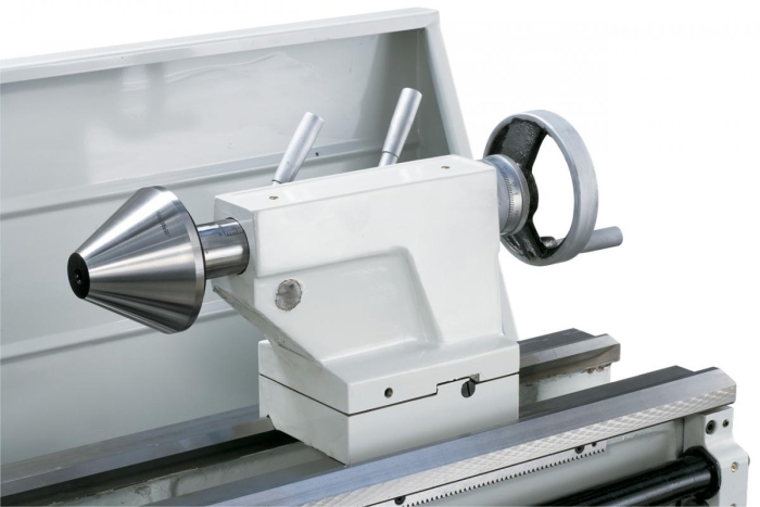 Optional lieferbar: Zentrierkegel diam. 125 mm zum Spannen von Rohren.