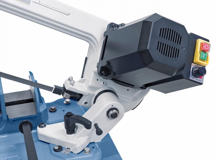 Leistungsstarker Antriebsmotor mit elektronischem Drehzahlregler. 