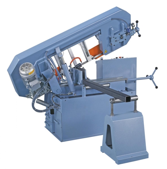 Der serienmäßige Rollbock erleichtert das Bearbeiten von langen Werkstücken.