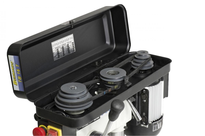 Gewuchtete Grauguss-Antriebsscheiben für hohe Laufruhe, die hochwertigen Keilriemen sorgen für eine optimale Kraftübertragung