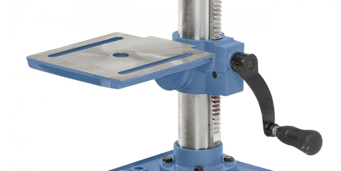Der Bohrtisch ist von -45° bis +45° schwenkbar und 360° um die Säule drehbar.
