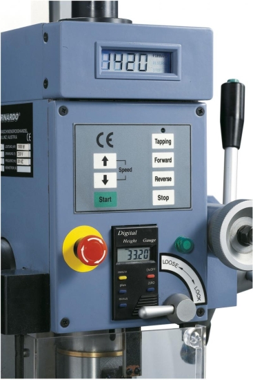 Leicht ablesbare Digitalanzeigen, benutzerfreundliche Bedienung über Folientastatur.